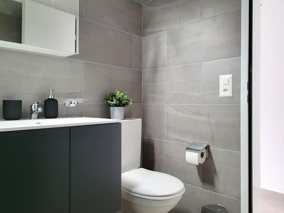 Palma - & Cozy With Free Private Parking Apartment