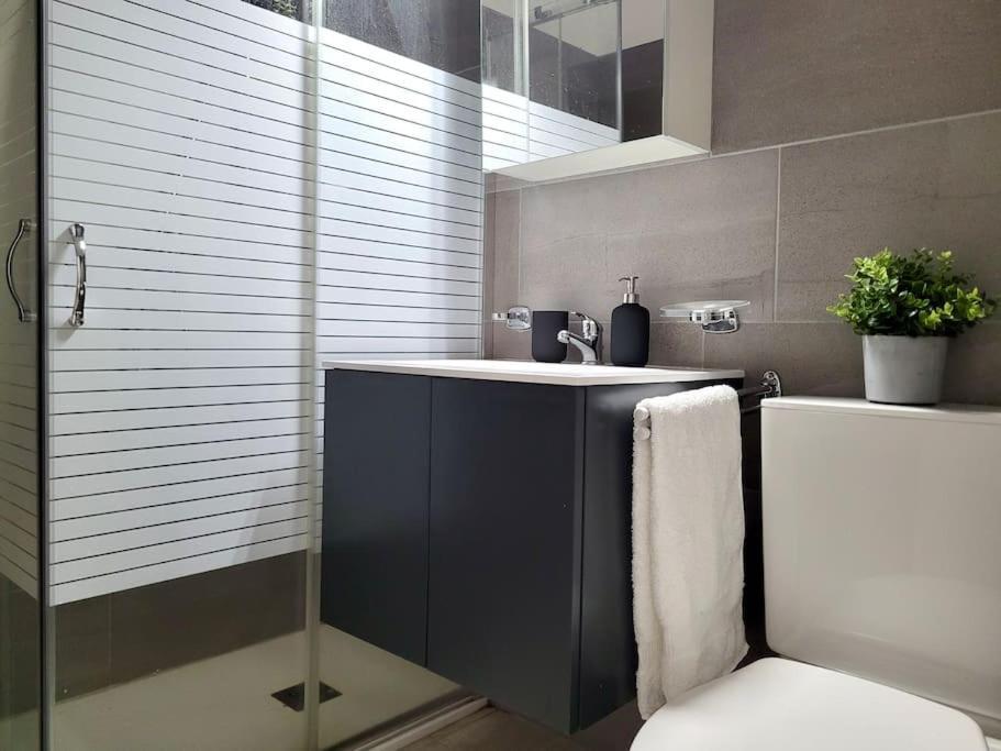 Palma - & Cozy With Free Private Parking Apartment Lugano